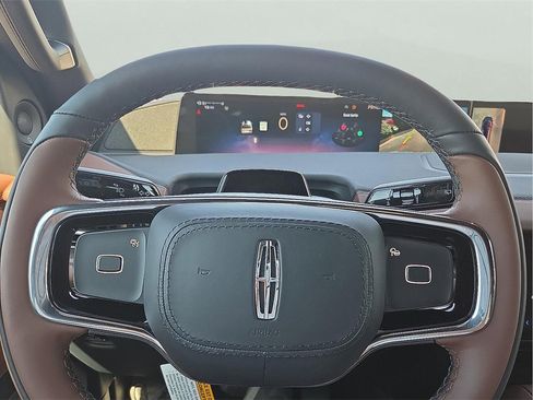 New 2025 Lincoln Navigator L Reserve image 19