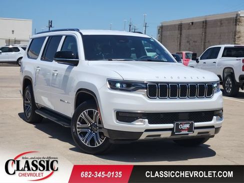 Used 2025 Jeep Wagoneer L Series II AWD/4WD image 1
