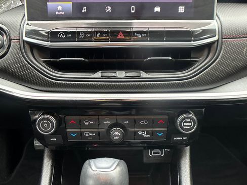 Used 2022 Jeep Compass Trailhawk w/ Trailhawk Convenience Group image 18