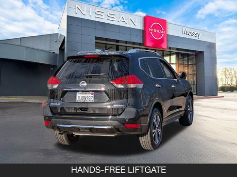 Used 2019 Nissan Rogue SV w/ Premium Package image 9