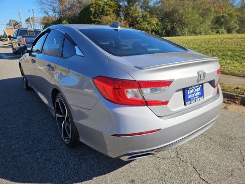 Used 2018 Honda Accord Sport image 4