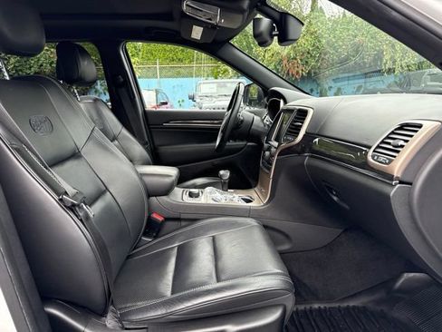 Used 2015 Jeep Grand Cherokee Overland AWD/4WD image 10