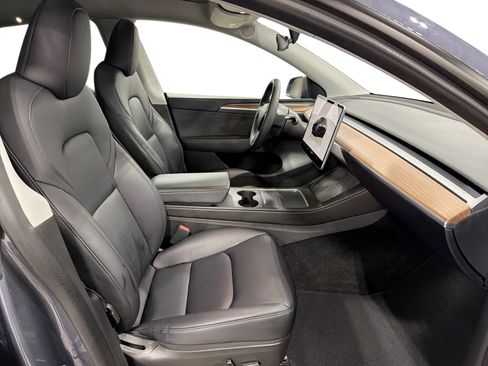 Certified 2023 Tesla Model Y Long Range AWD/4WD image 13