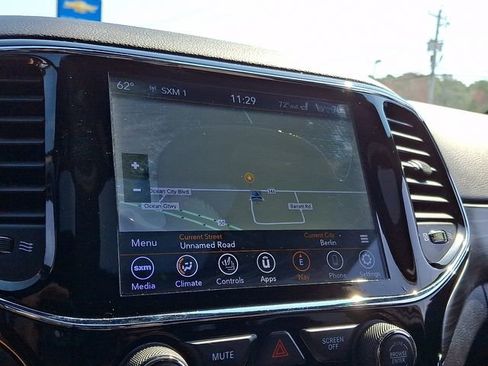 Used 2020 Jeep Grand Cherokee Laredo w/ Laredo X Package image 19