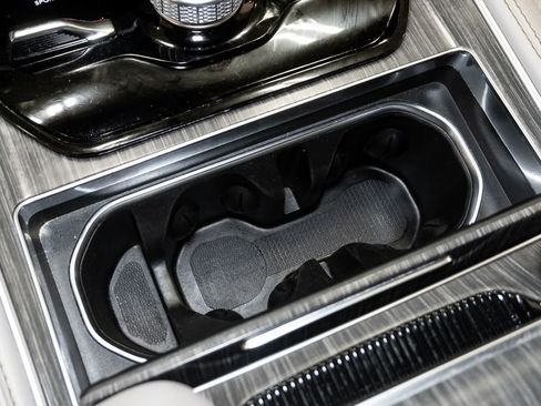 Used 2024 Jeep Wagoneer L Series II w/ Flexible Seating Group image 25