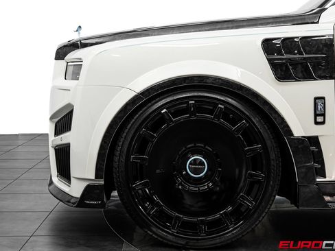 Used 2025 Rolls-Royce Cullinan AWD/4WD image 19
