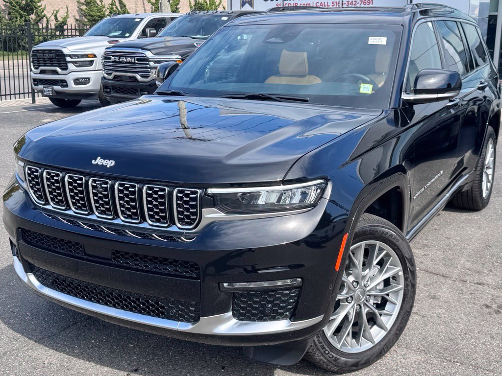 Used 2025 Jeep Grand Cherokee L Summit AWD/4WD image 3