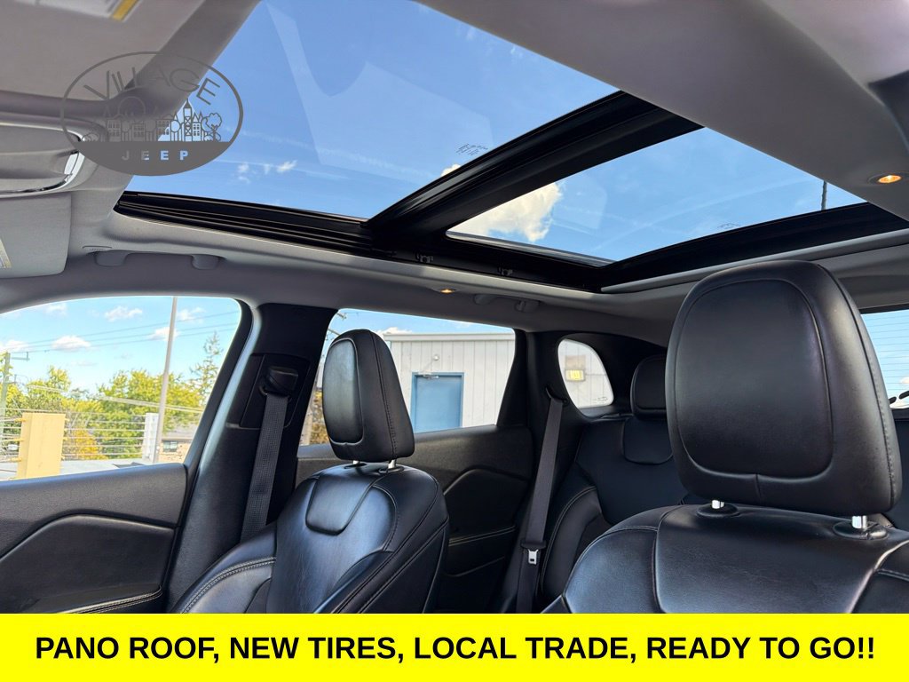 Used 2022 Jeep Cherokee Latitude w/ Sun & Sound Group AWD/4WD image 38