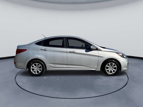 Used 2013 Hyundai Accent GLS image 5