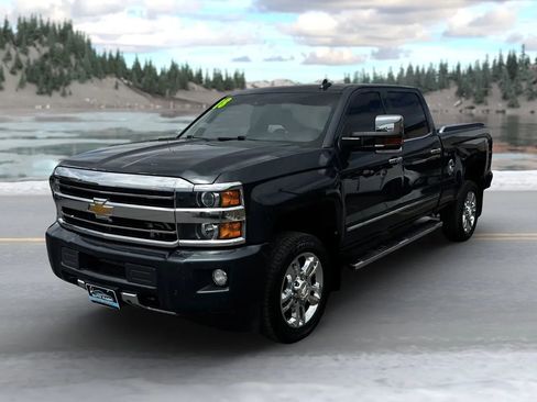 Used 2018 Chevrolet Silverado 2500 High Country AWD/4WD image 7