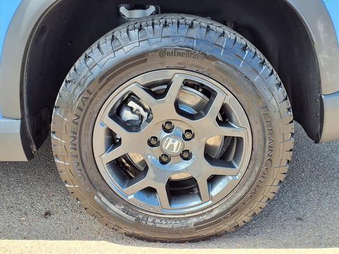 Used 2025 Honda Pilot TrailSport image 8