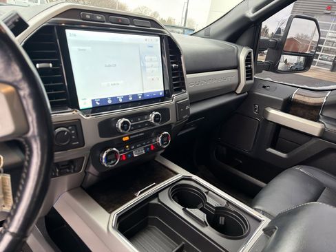 Used 2022 Ford F250 Lariat w/ Chrome Package image 13