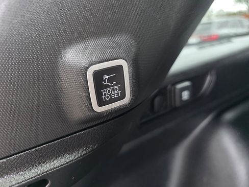 Used 2023 Jeep Grand Cherokee Altitude image 25