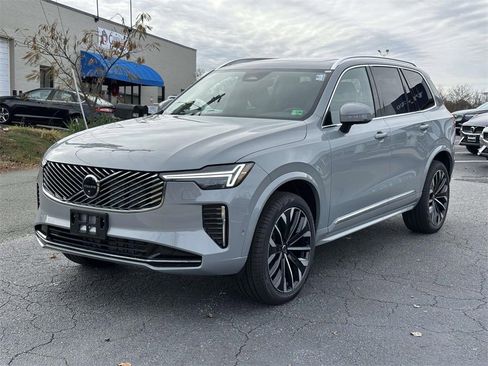 New 2026 Volvo XC90 B6 Plus w/ Protection Package Premier AWD/4WD image 22