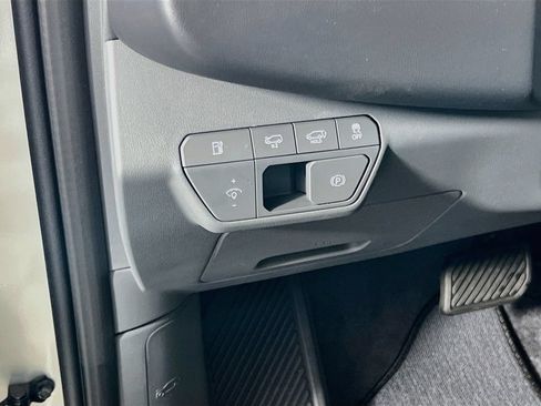 New 2026 Kia EV9 Wind AWD/4WD image 10