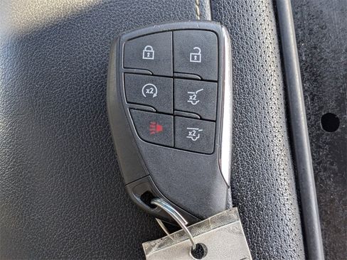 Used 2023 GMC Yukon SLT image 31