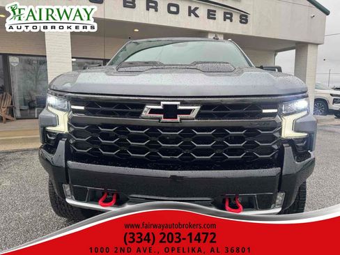 Used 2023 Chevrolet Silverado 1500 ZR2 w/ Technology Package image 3