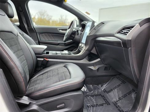 Certified 2022 Ford Edge ST-Line w/ Class II Trailer Tow Package image 11