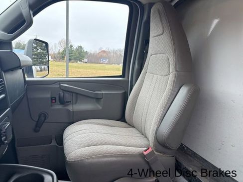 Used 2018 Chevrolet Express 3500 Work Van w/ Driver Convenience Package image 18