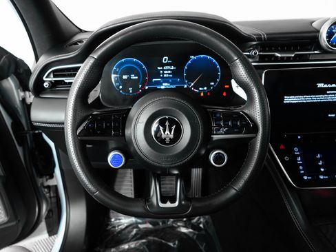 Used 2025 Maserati Grecale Modena image 23