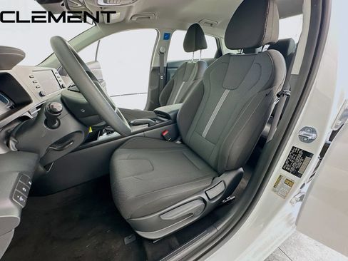 Certified 2026 Hyundai Elantra SE FWD image 28