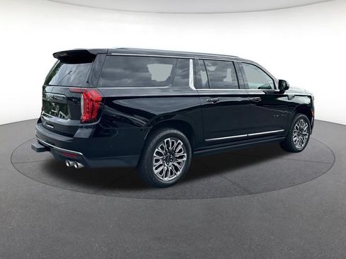 Used 2023 GMC Yukon XL Denali Ultimate AWD/4WD image 6