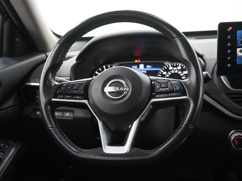 Used 2024 Nissan Altima 2.5 SV w/ SV Premium Package AWD/4WD image 15
