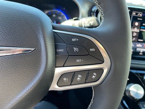 New 2026 Chrysler Pacifica Select AWD/4WD image 17