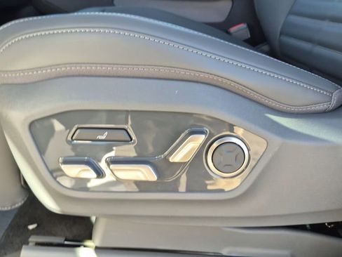 New 2026 Kia EV9 Land image 12