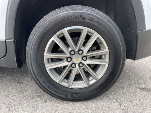 Used 2023 Chevrolet Traverse LT image 57