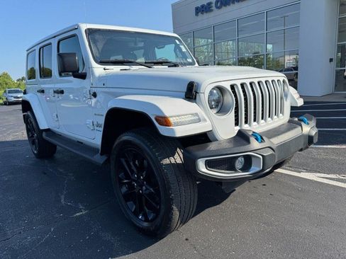 Used 2023 Jeep Wrangler Unlimited Sahara w/ Cold Weather Group AWD/4WD image 2