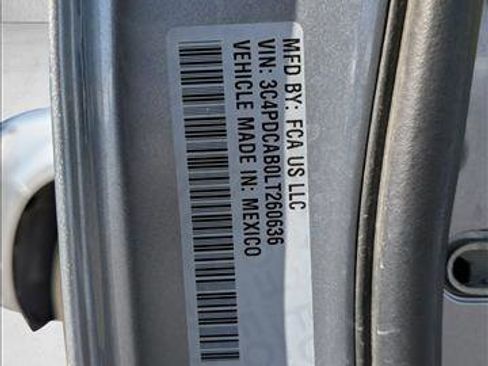 Used 2020 Dodge Journey SE w/ SE Popular Equipment Group image 16