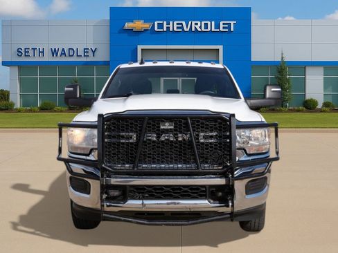 Used 2024 RAM 3500 Tradesman w/ Chrome Appearance Group AWD/4WD image 25