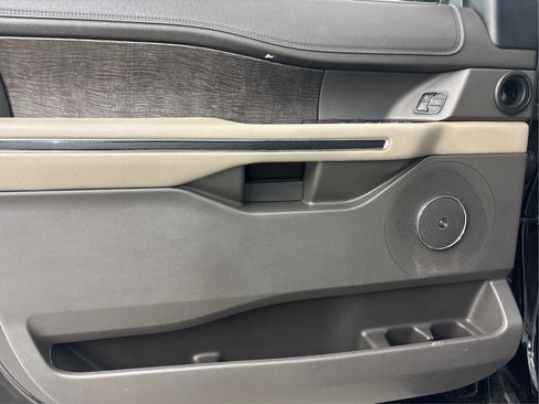 Used 2021 Ford Expedition Max Limited RWD image 26