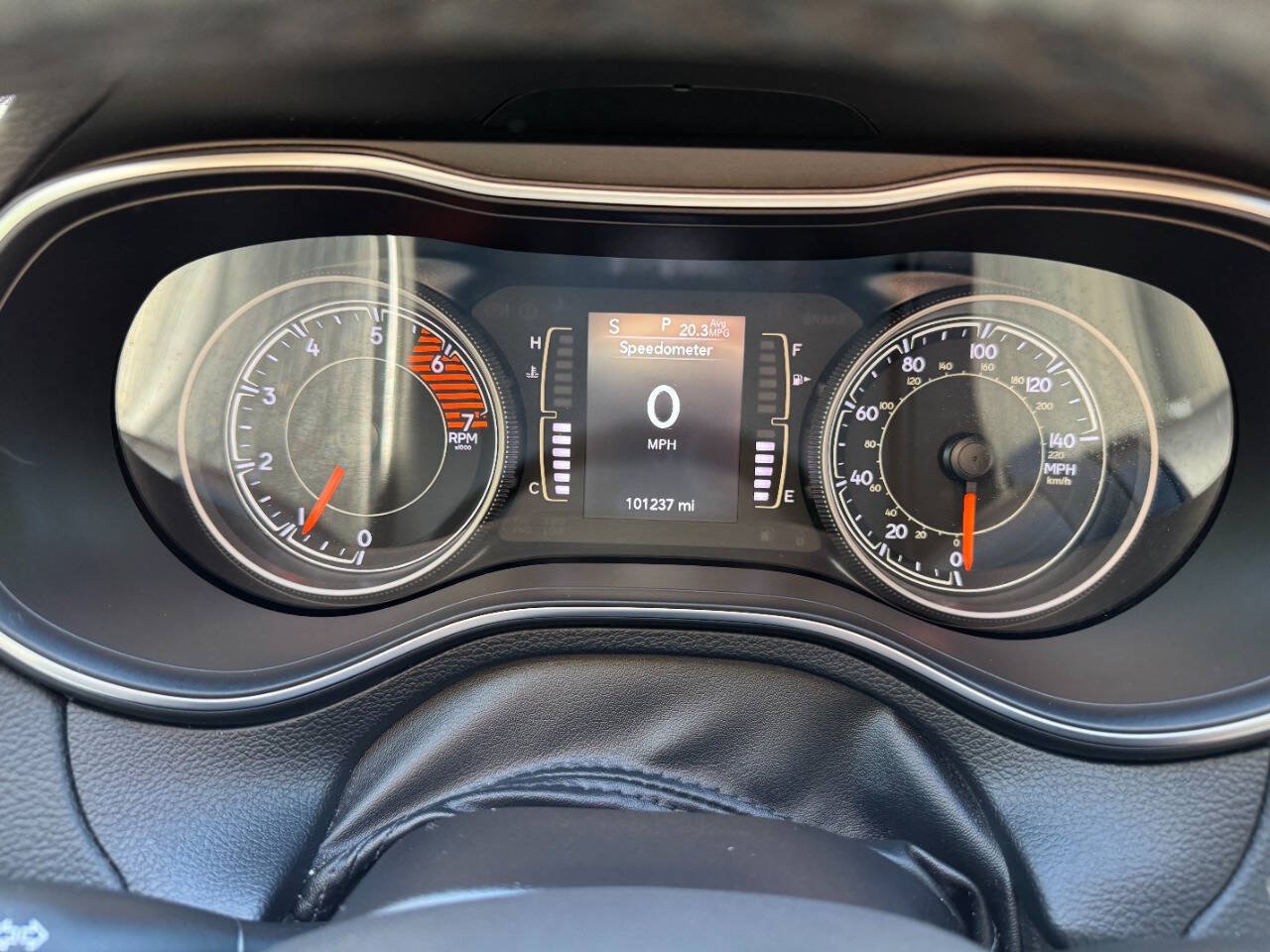 Used 2019 Jeep Cherokee Latitude Plus w/ Cold Weather Group AWD/4WD image 26
