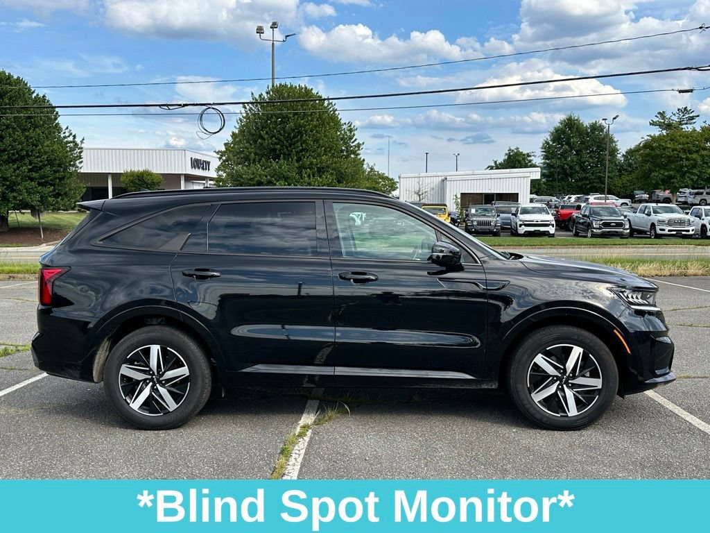 Used 2023 Kia Sorento S FWD image 11