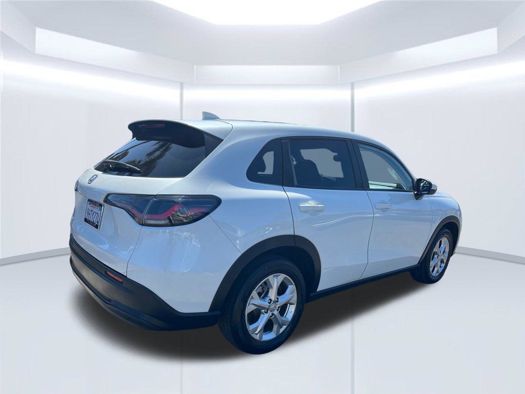 Certified 2024 Honda HR-V LX image 5