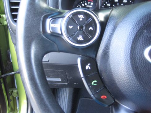 Used 2016 Kia Soul FWD image 35