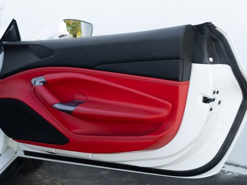 Used 2023 Ferrari F8 Tributo image 33