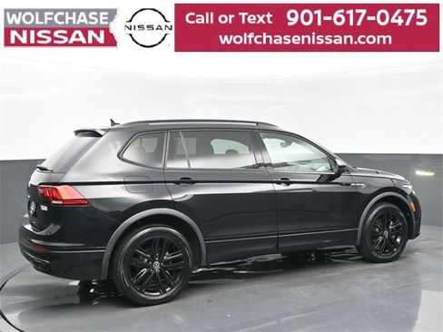 Used 2022 Volkswagen Tiguan SE R-Line image 6