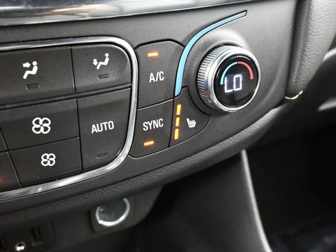 Used 2023 Chevrolet Traverse LT w/ Midnight/Sport Edition image 26