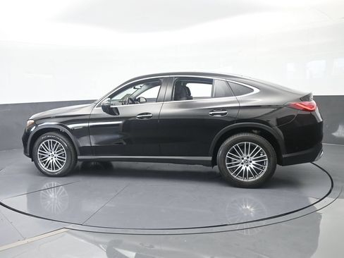 Used 2025 Mercedes-Benz GLC 300 4MATIC image 3