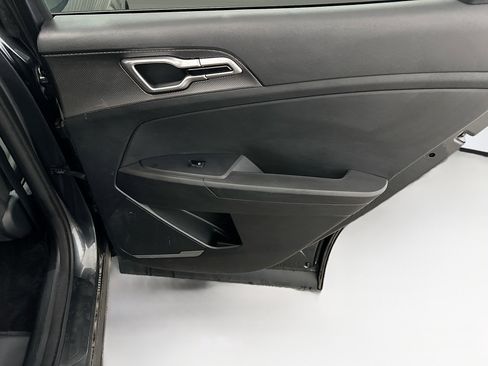 Used 2025 Kia Sportage LX image 30