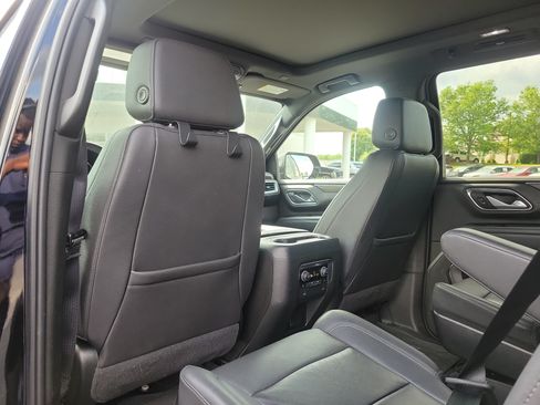 Used 2022 Chevrolet Tahoe LT w/ LT Signature Plus Package AWD/4WD image 13