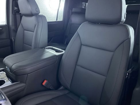 New 2026 Chevrolet Suburban Z71 w/ Comfort Package AWD/4WD image 12