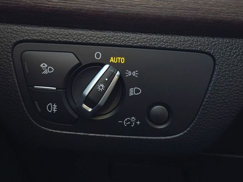 Used 2022 Audi Q5 2.0T Premium w/ Convenience Package image 41