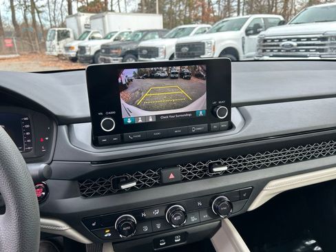 Used 2024 Honda Accord EX image 17