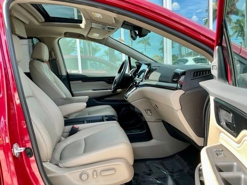Certified 2022 Honda Odyssey Touring image 20
