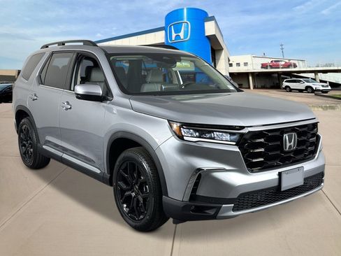 New 2025 Honda Pilot Touring image 8