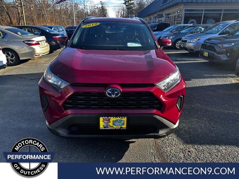 Used 2019 Toyota RAV4 LE w/ Carpet Mat Package image 2
